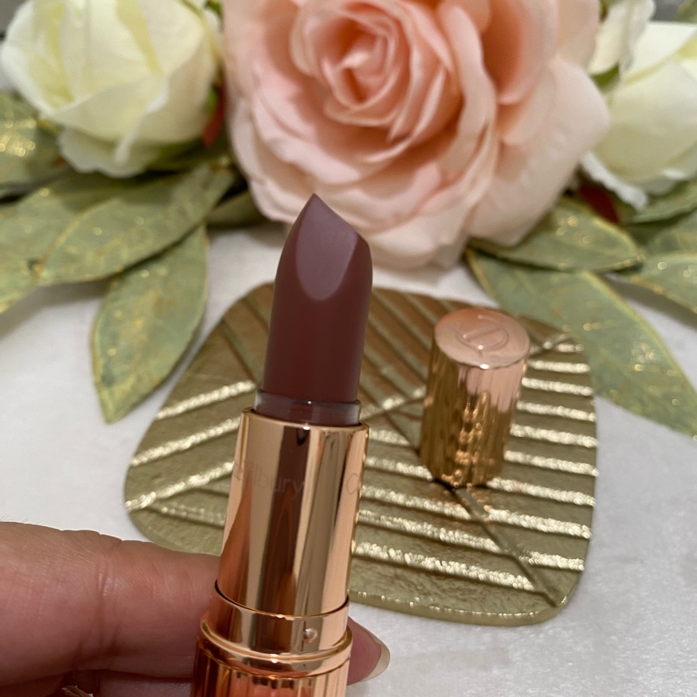 CHARLOTTE TILBURY SUPER FABULOUS LIPSTICK 💄 - Picture 3 of 4